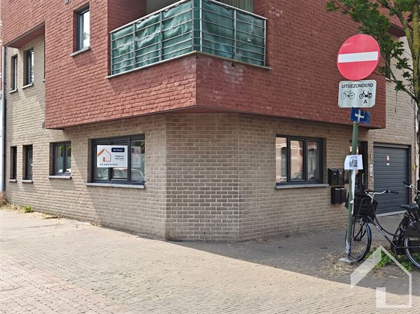 Instapklaar gelijkvloersappartement met 1 slk