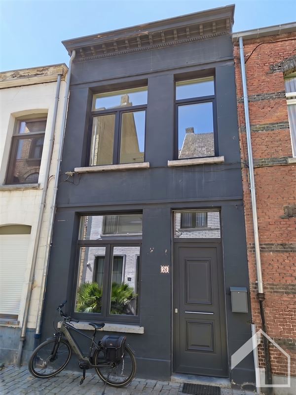 Rijwoning met 2 slaapkamers en mooi terras