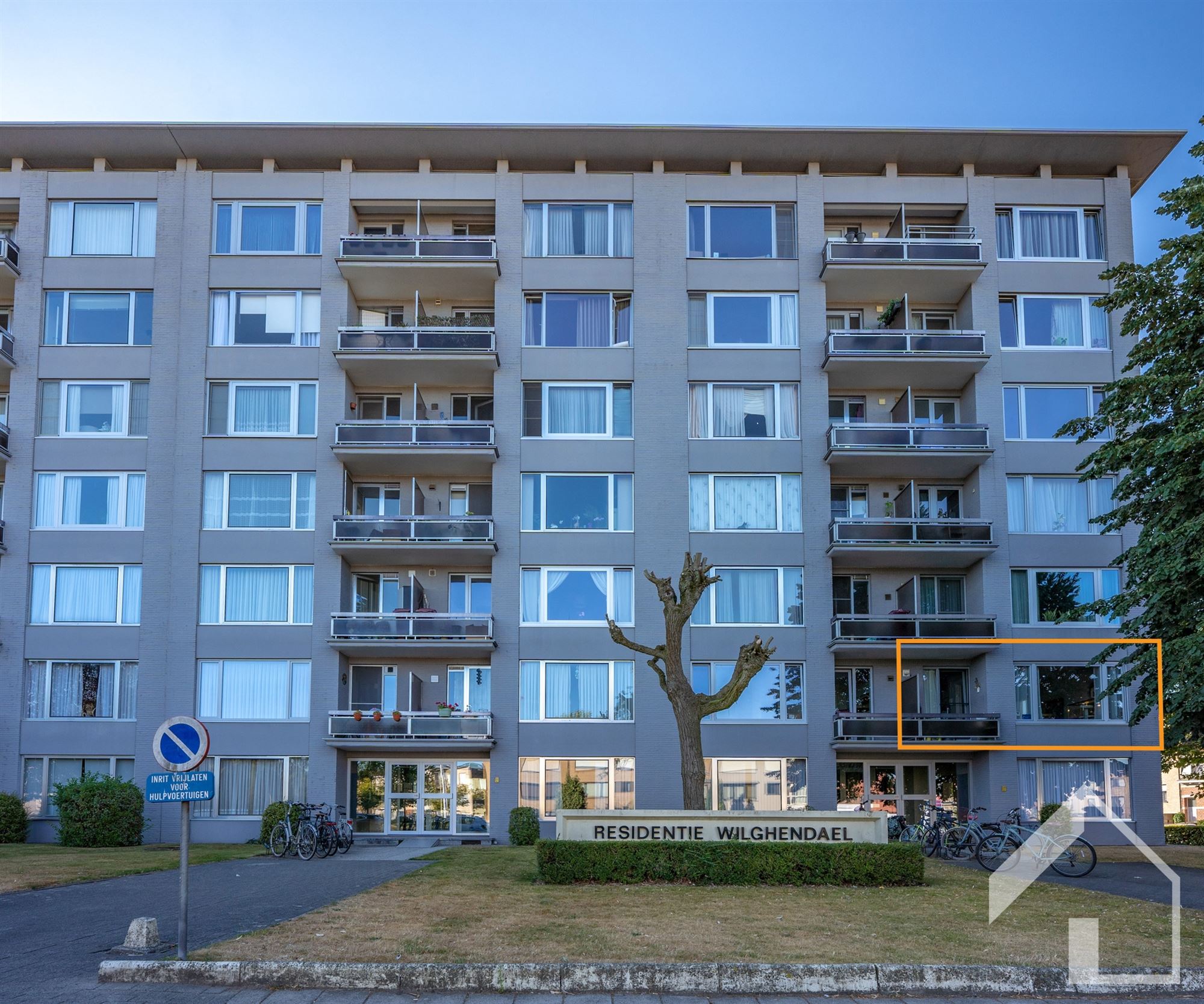 Halfopen 3 slaapkamerappartement met garagebox