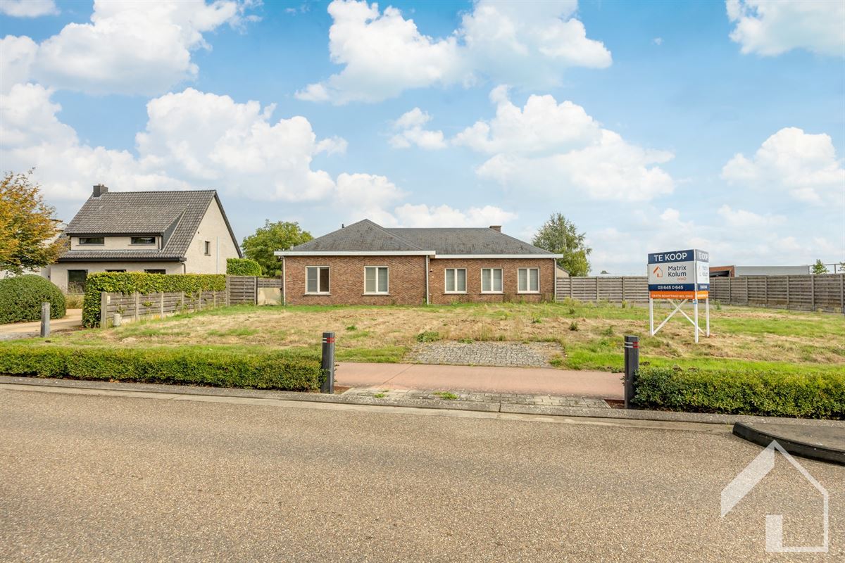 Gerenoveerde laagbouwwoning op 2984m2