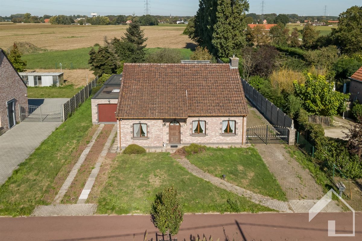 Te renoveren landhuis + achterliggend weiland
