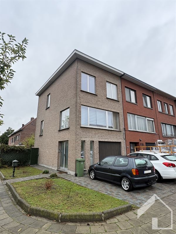 Bel-etage woning met 3 slaapkamers en tuin