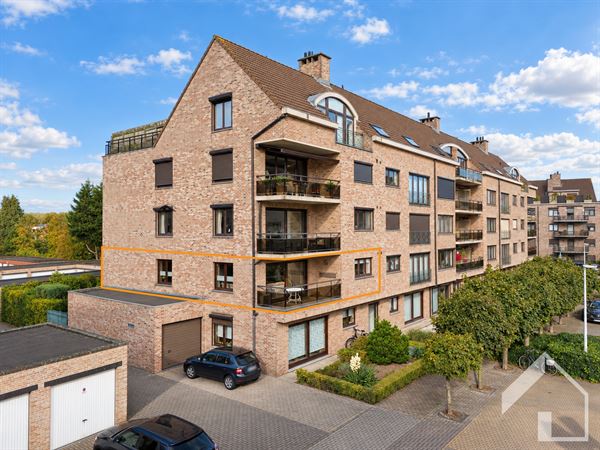 2 à 3 slaapkamerappartement met 2 terrassen en garagebox