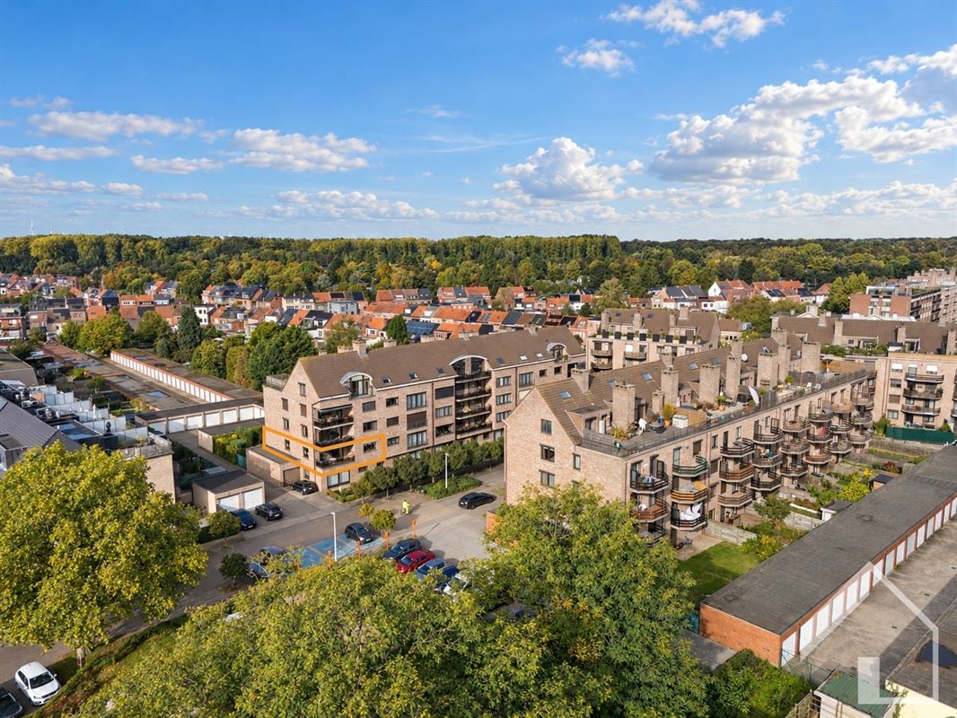 2 à 3 slaapkamerappartement met 2 terrassen en garagebox