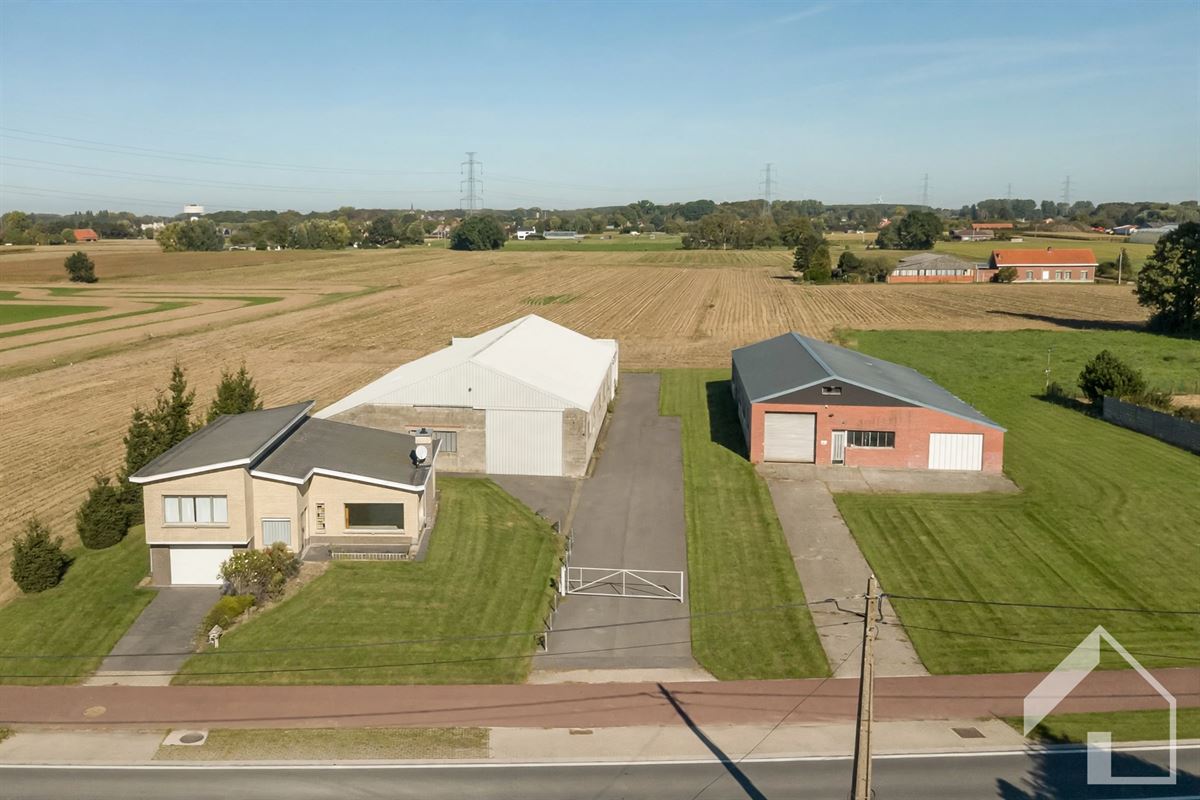 Woning met 2 magazijnen en 2 hectare landbouwgrond