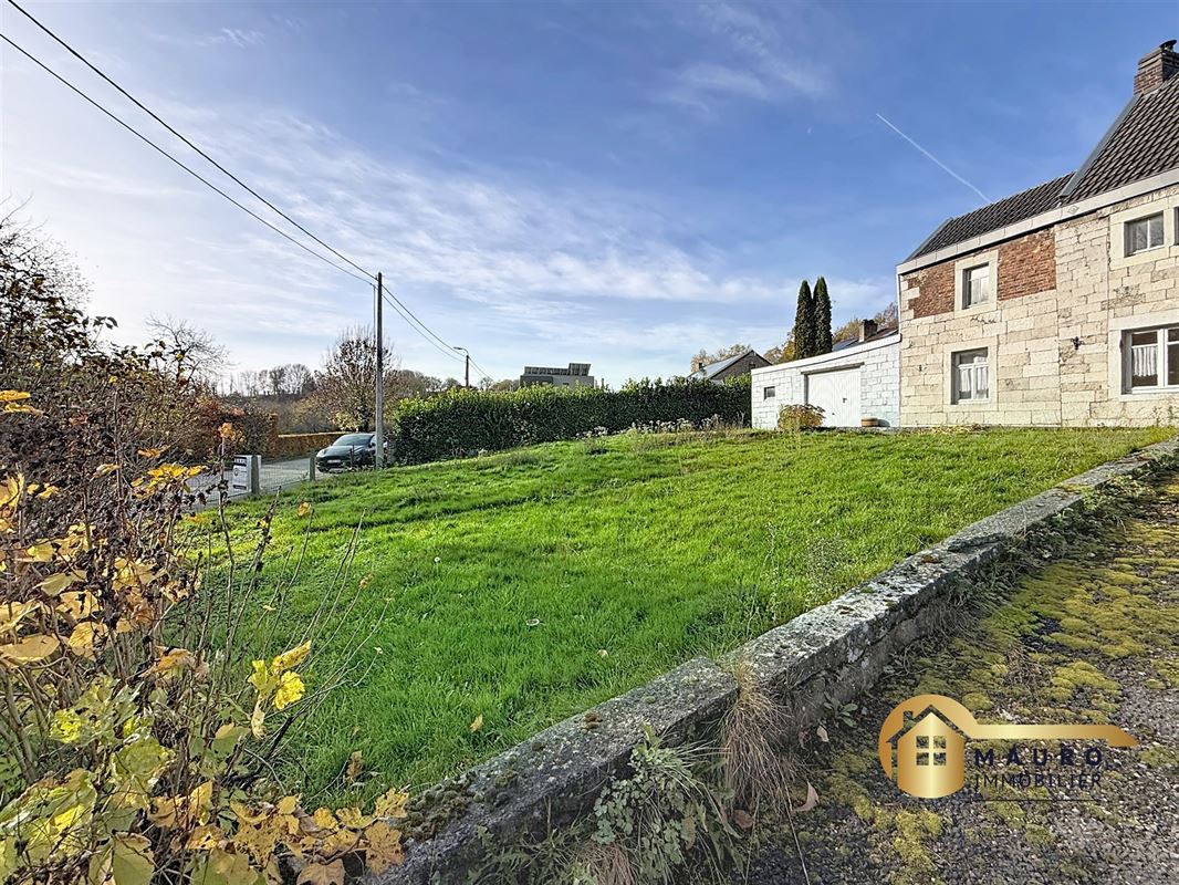 Fermette semi-mitoyenne à Ayeneux