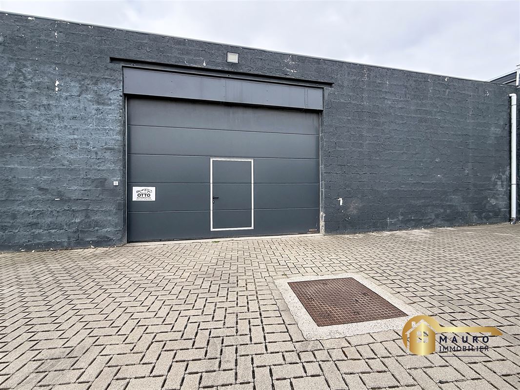 Entrepôt de 103 m².