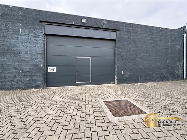 Entrepôt de 103 m².
