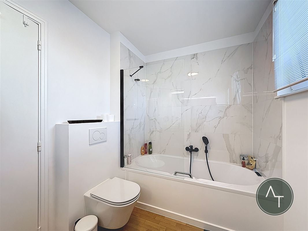 Montjoie / App. 3sl +/- 192m² met terras en mog. garage