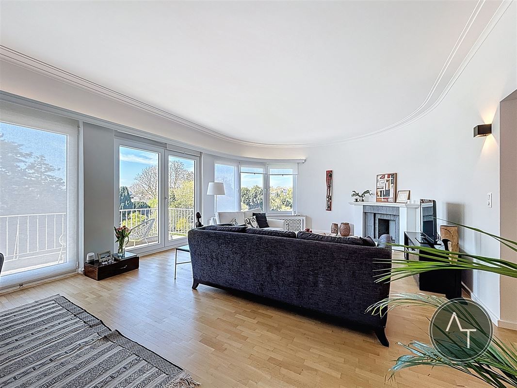 Montjoie / App. 3sl +/- 192m² met terras en mog. garage