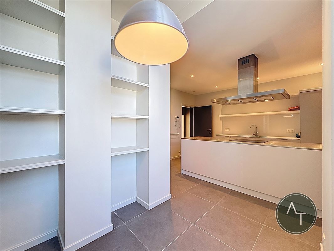 Montgomery / App. 2ch +/- 178m² à rénover