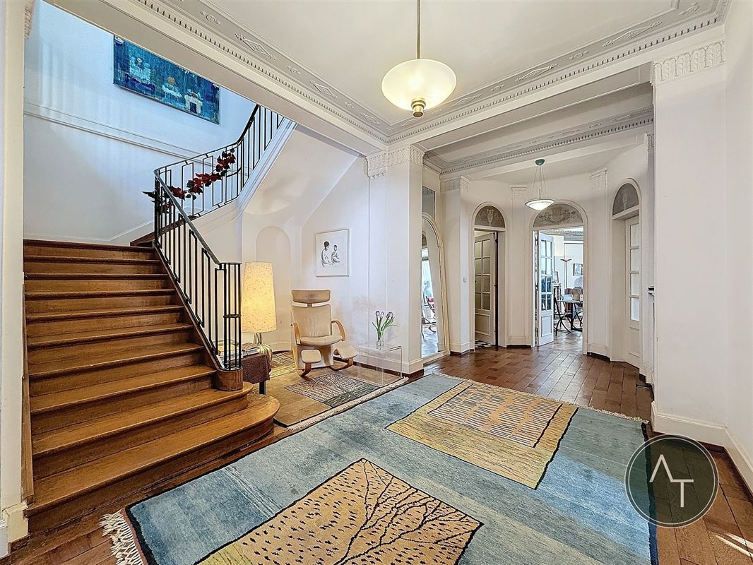 Linthout / Herenhuis +/- 590m² te renoveren