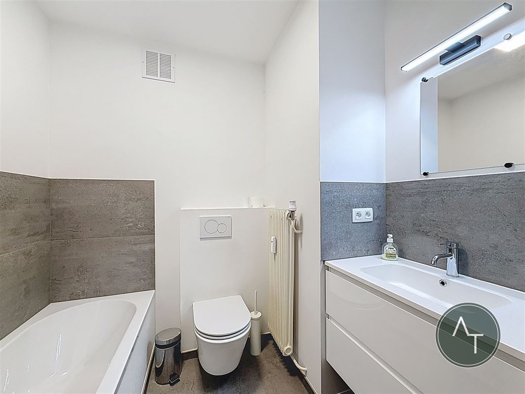 Montjoie / App. 3sl +/- 192m² met terras en mog. garage