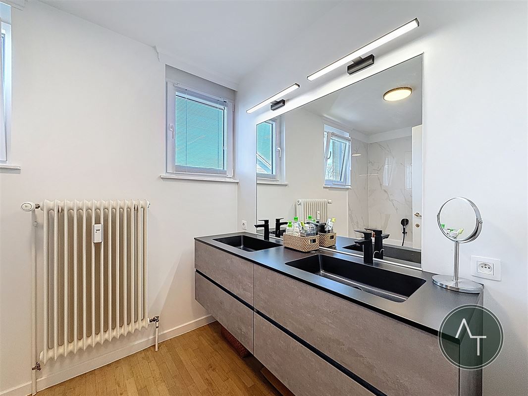 Montjoie / App. 3sl +/- 192m² met terras en mog. garage