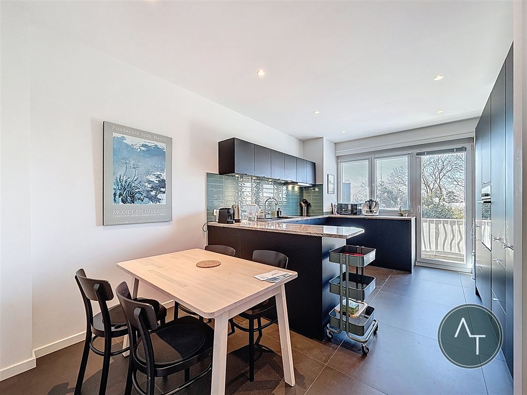 Montjoie / App. 3sl +/- 192m² met terras en mog. garage