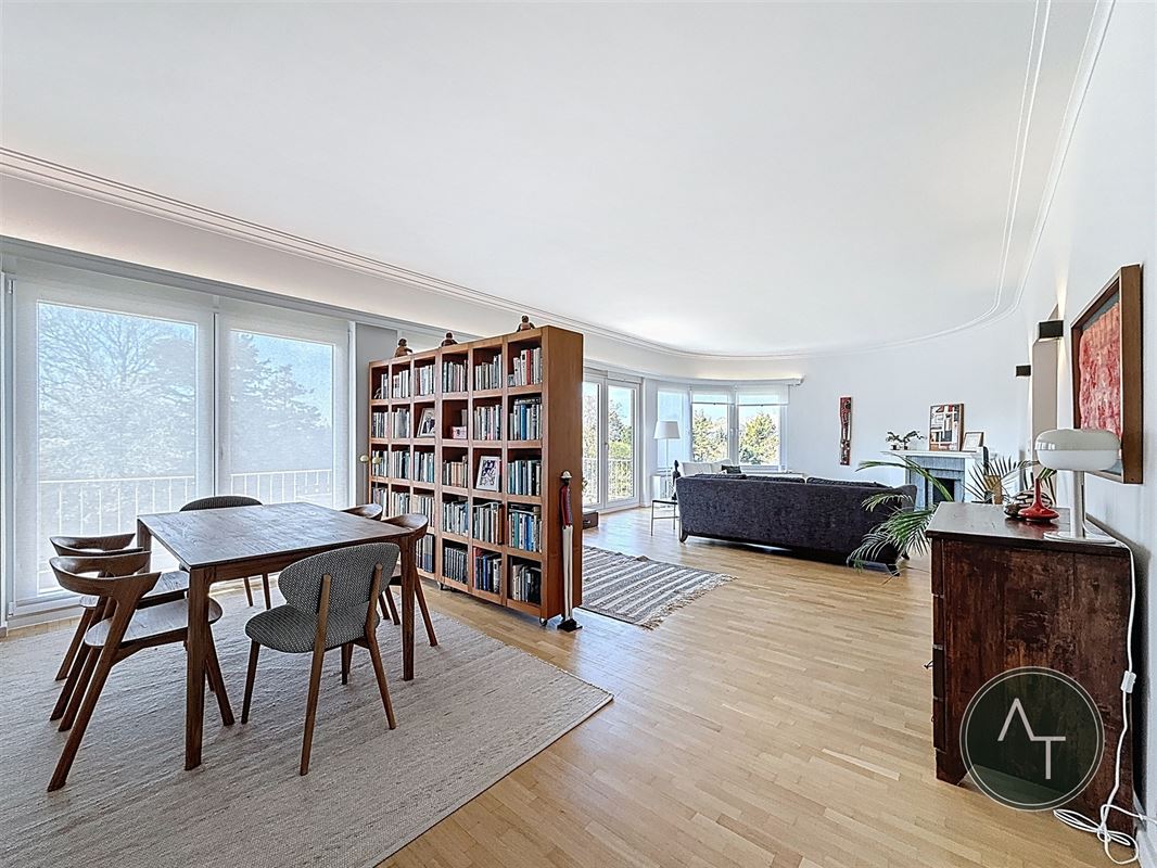 Montjoie / App. 3sl +/- 192m² met terras en mog. garage