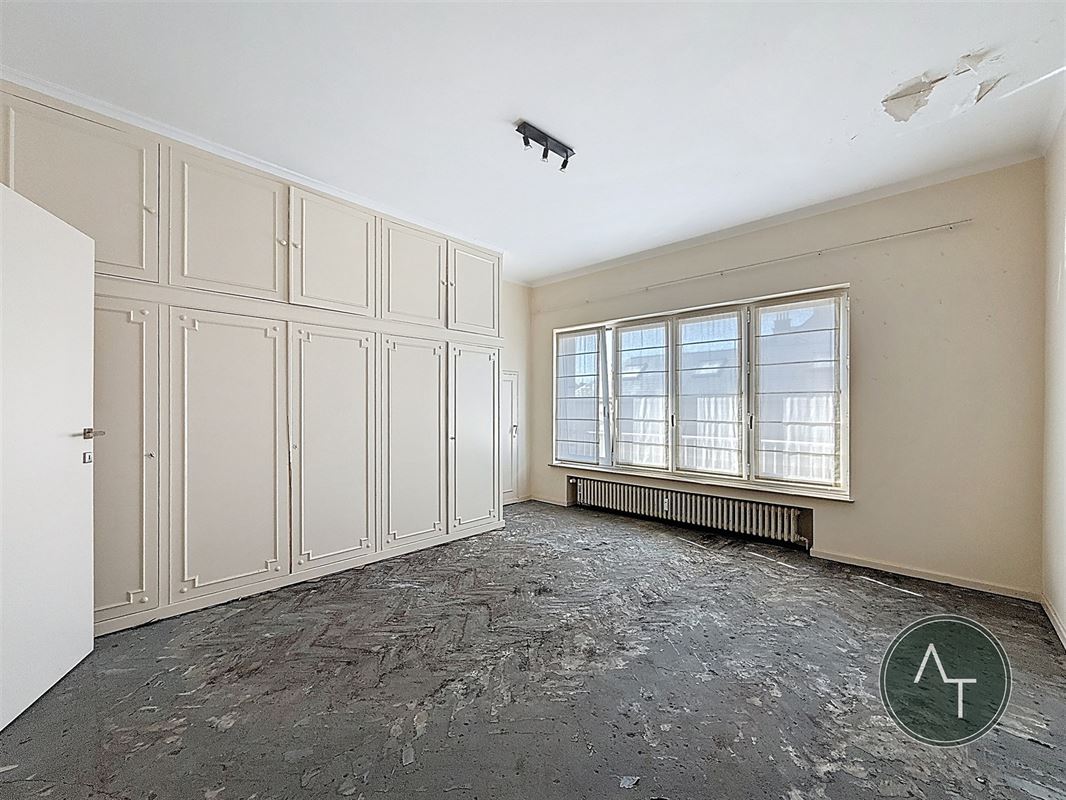 Montgomery / App. 2ch +/- 178m² à rénover