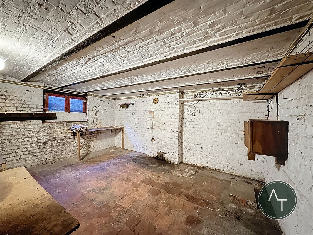 Braine Center / Terraced house +/- 195m² to be renovated