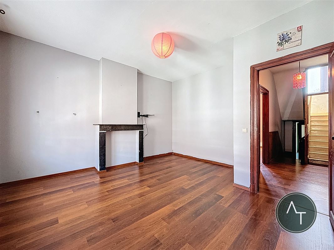 Braine Center / Terraced house +/- 195m² to be renovated