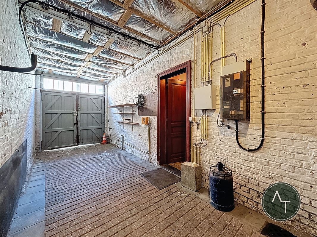 Braine Center / Terraced house +/- 195m² to be renovated