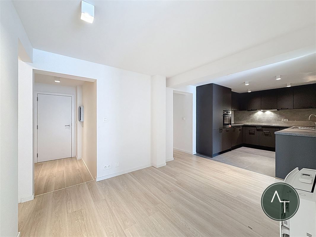 Calevoet / App. 2ch +/- 109m² avec grande terrasse, entièrement rénové