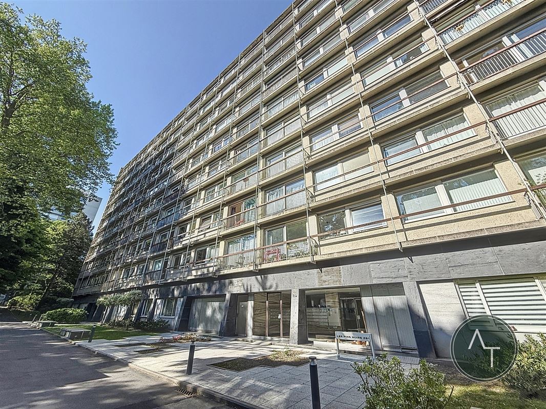 Van Becelaere / Studio +/- 48m² to renovate