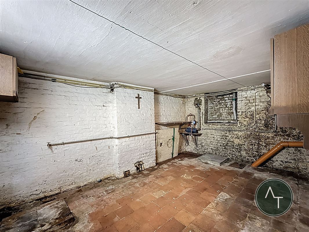 Braine Center / Terraced house +/- 195m² to be renovated