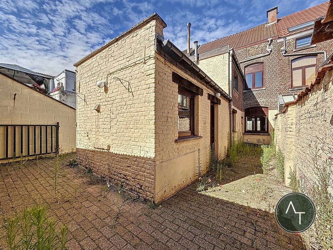 Braine Center / Terraced house +/- 195m² to be renovated