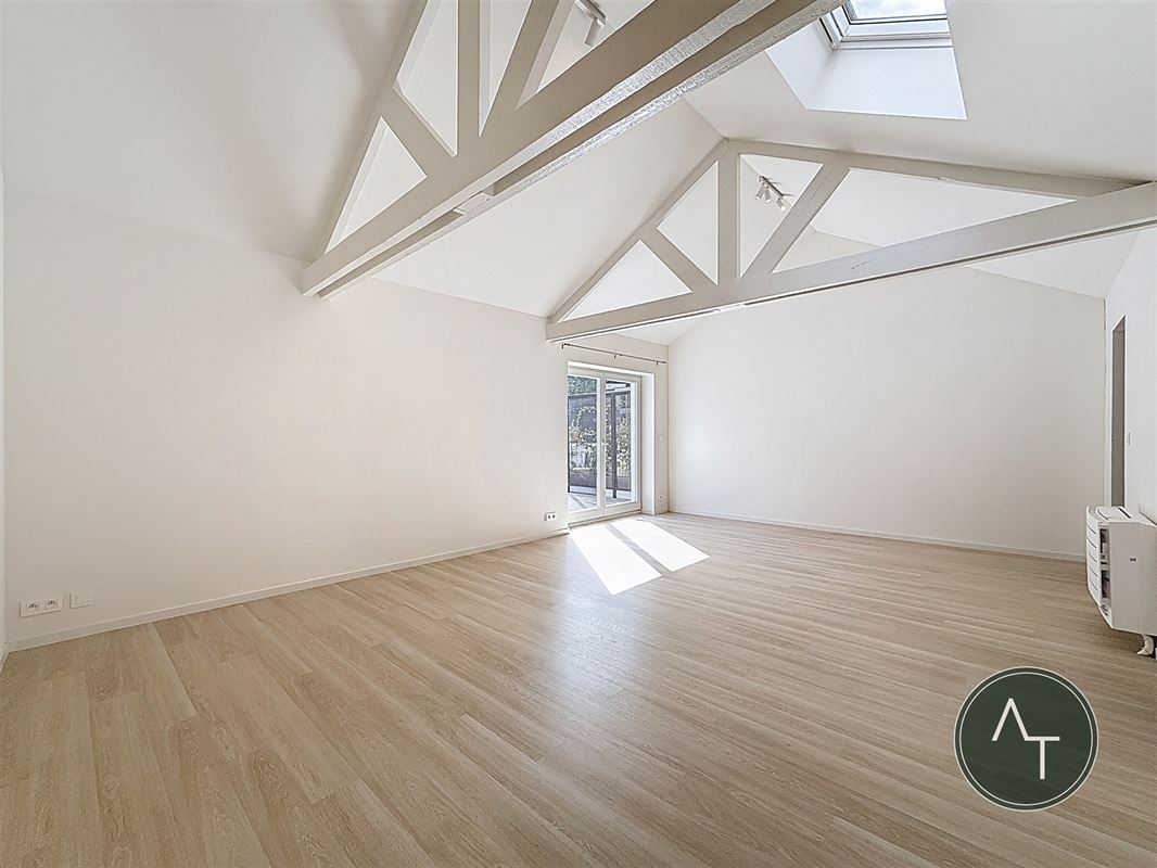 Calevoet / App. 2ch +/- 109m² avec grande terrasse, entièrement rénové