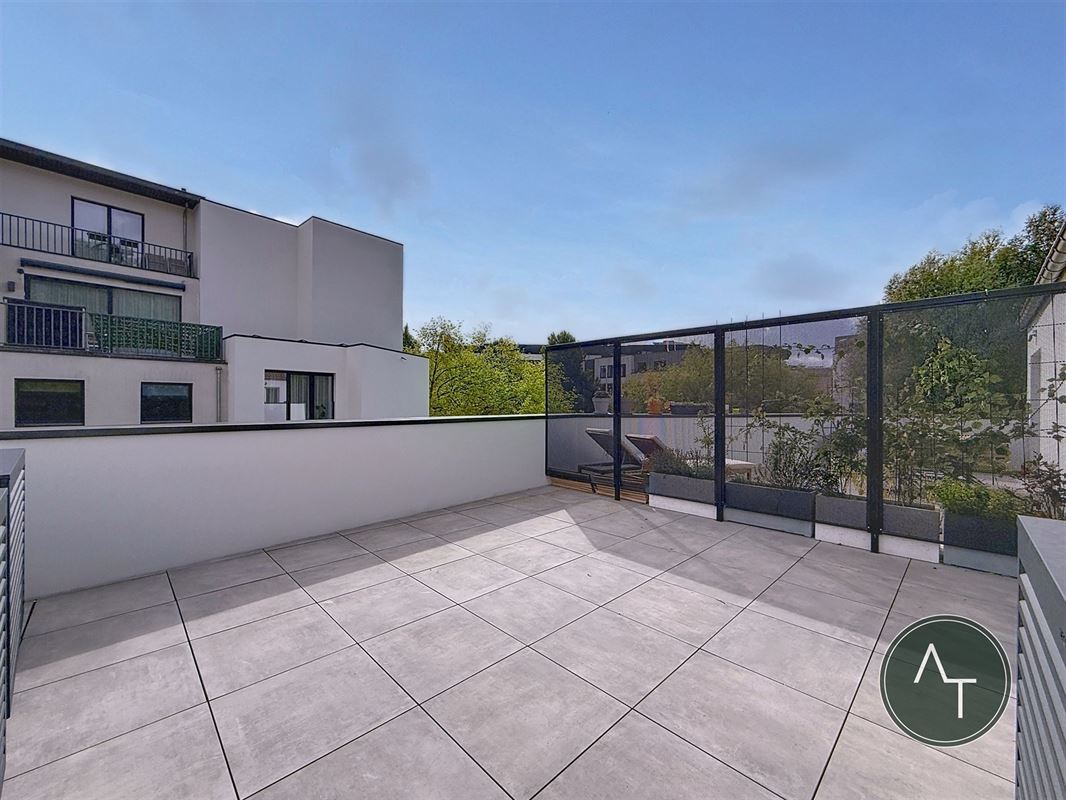 Calevoet / App. 2ch +/- 109m² avec grande terrasse, entièrement rénové