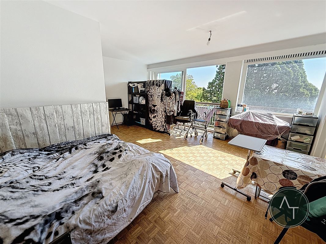 Van Becelaere / Studio +/- 48m² to renovate