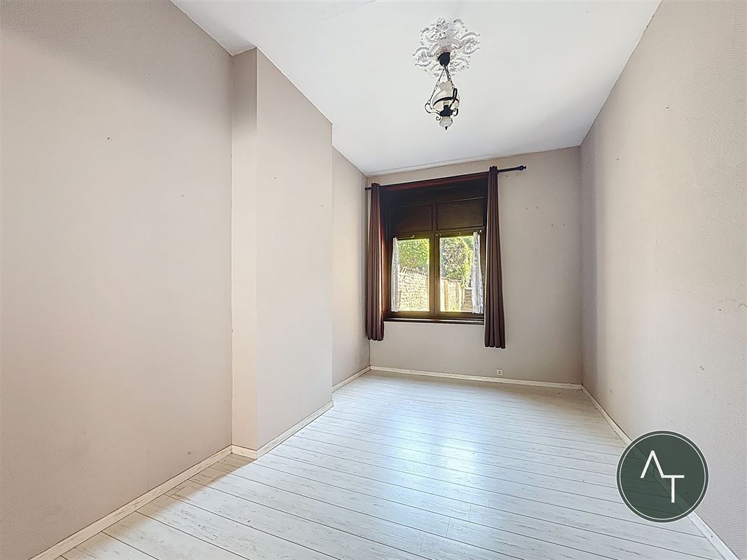 Braine Center / Terraced house +/- 195m² to be renovated