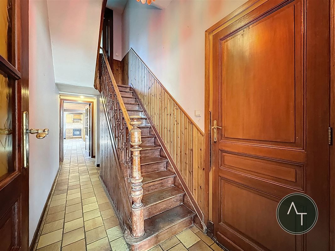 Braine Center / Terraced house +/- 195m² to be renovated