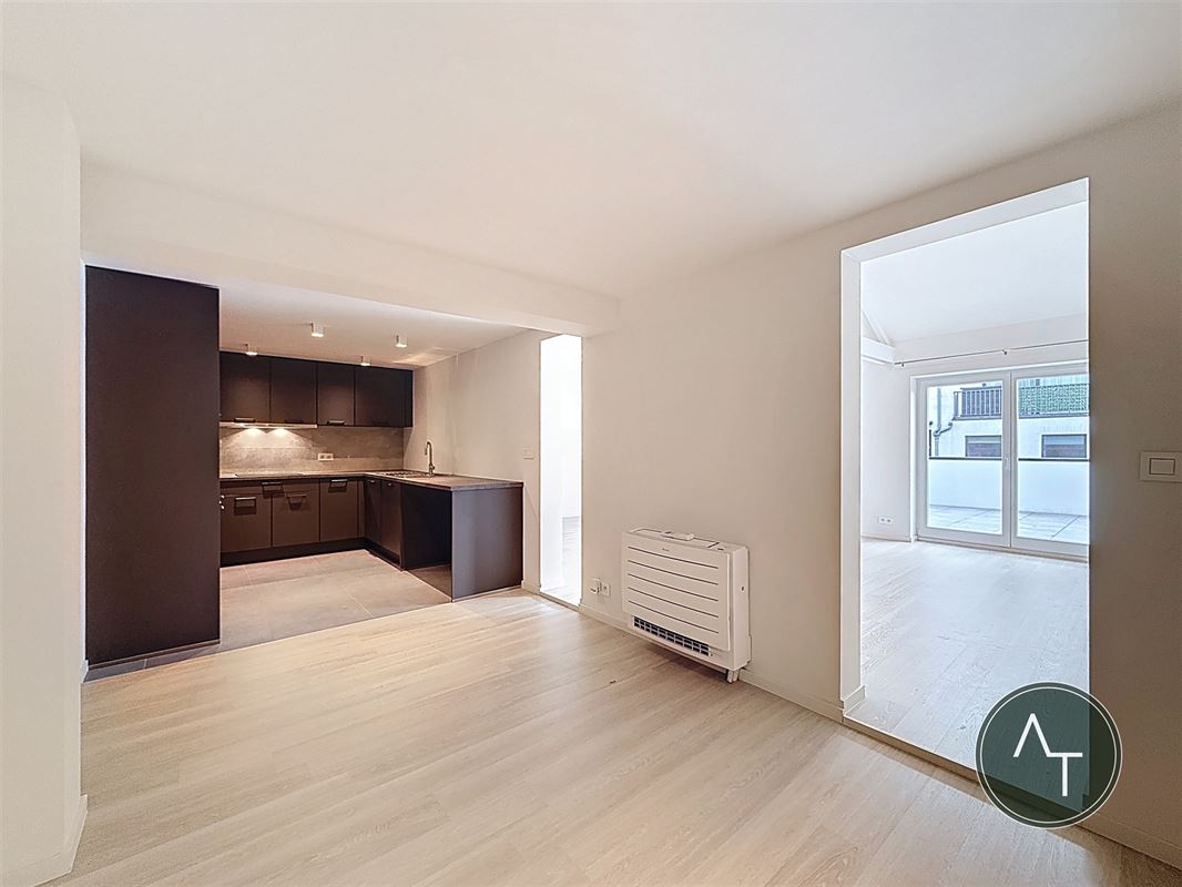 Calevoet / App. 2ch +/- 109m² avec grande terrasse, entièrement rénové
