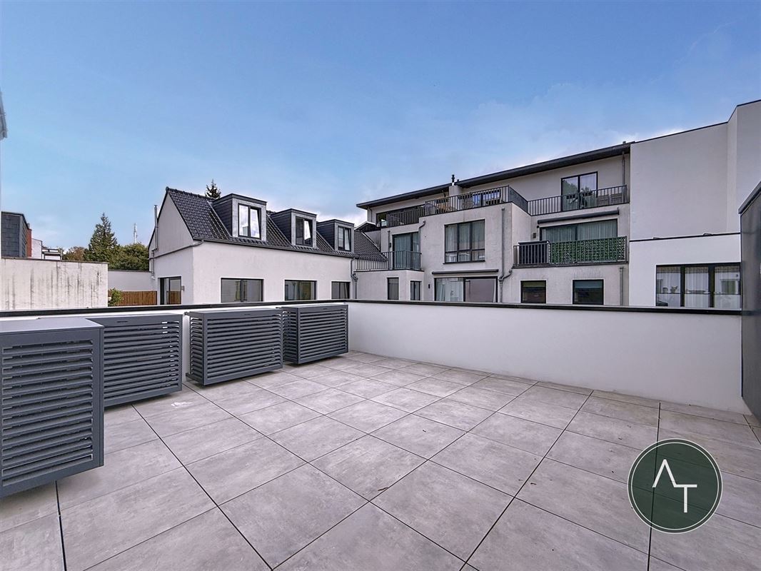 Calevoet / App. 2ch +/- 109m² avec grande terrasse, entièrement rénové