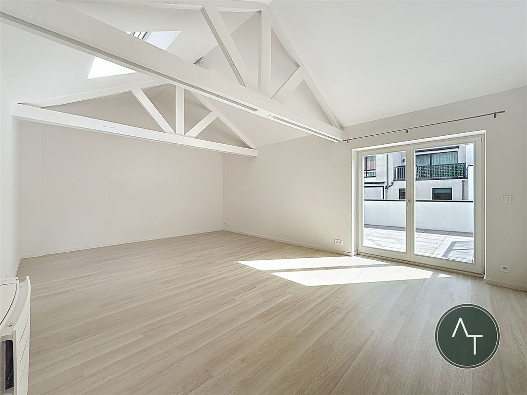 Calevoet / App. 2ch +/- 109m² avec grande terrasse, entièrement rénové