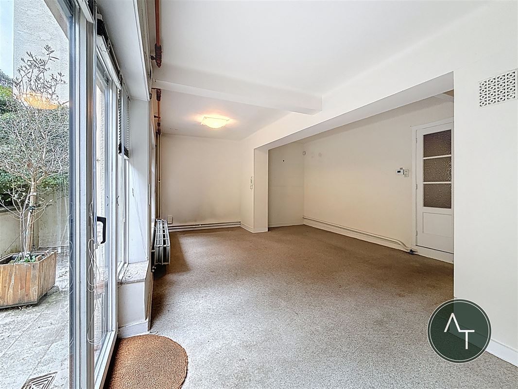 Pagodes / Maison moderniste 4ch +/- 215m² à rénover