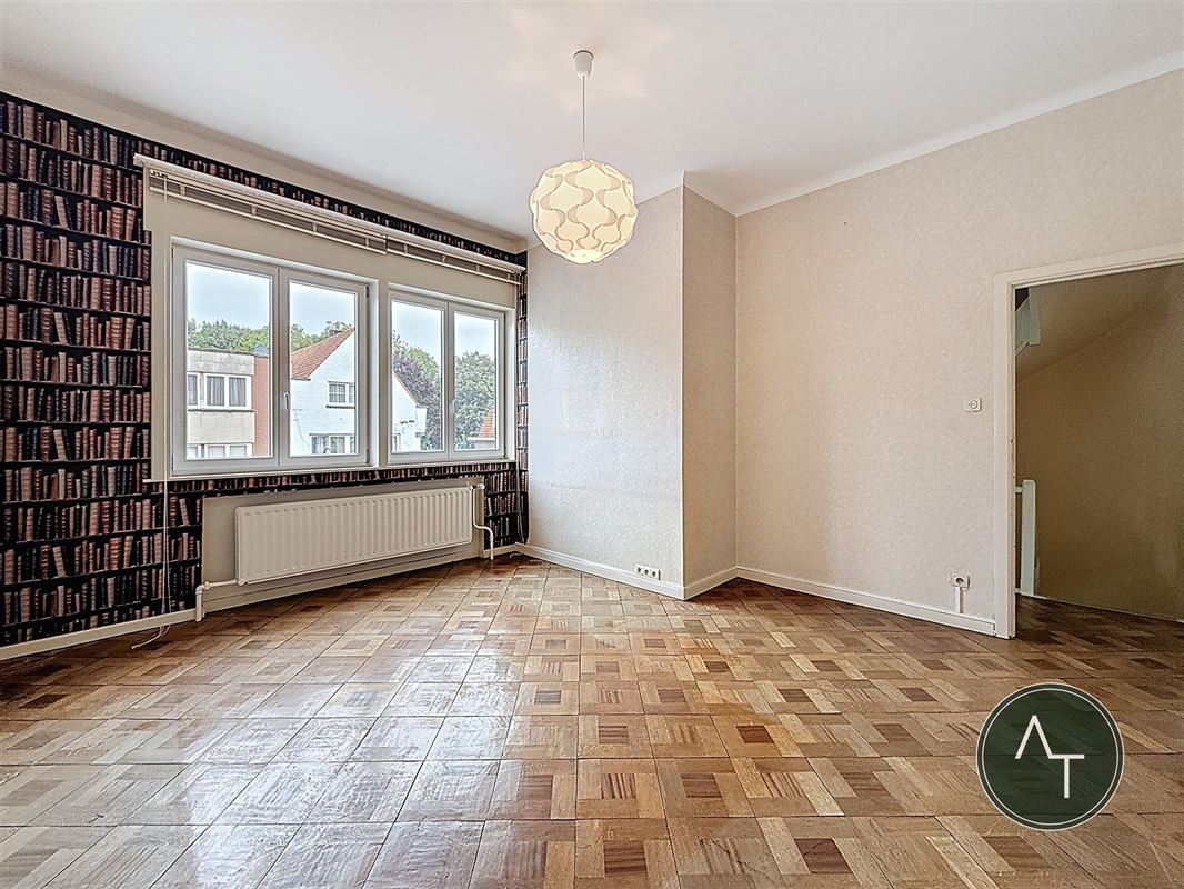 Pagodes / Maison moderniste 4ch +/- 215m² à rénover