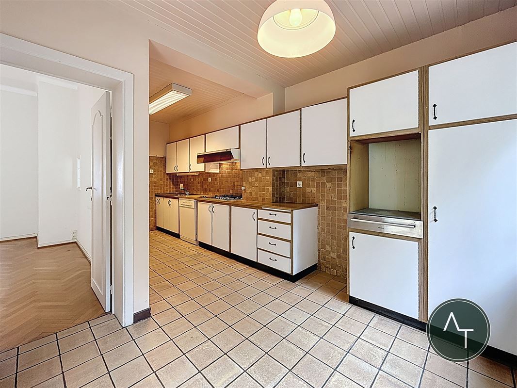 Pagodes / Maison moderniste 4ch +/- 215m² à rénover