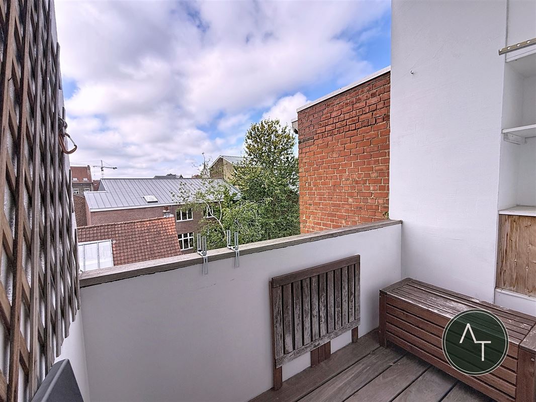 Trône / App. 2sl + bureel +/- 121m²