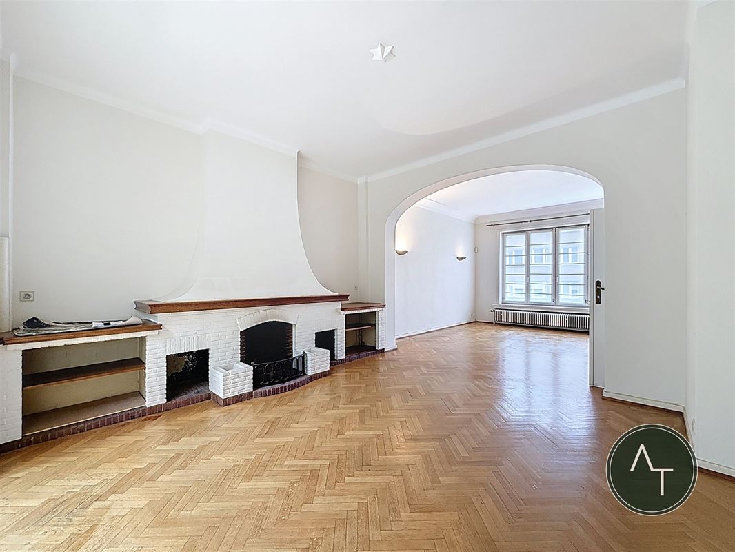 Pagodes / Maison moderniste 4ch +/- 215m² à rénover