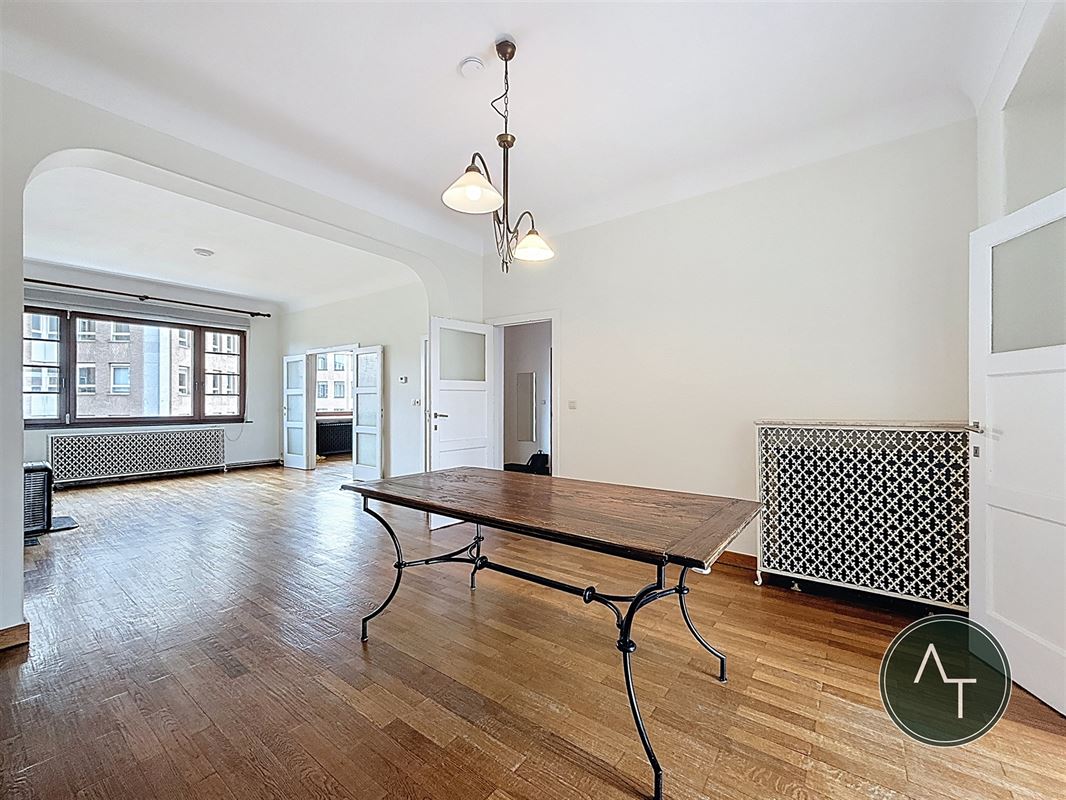 Trône / App. 2sl + bureel +/- 121m²