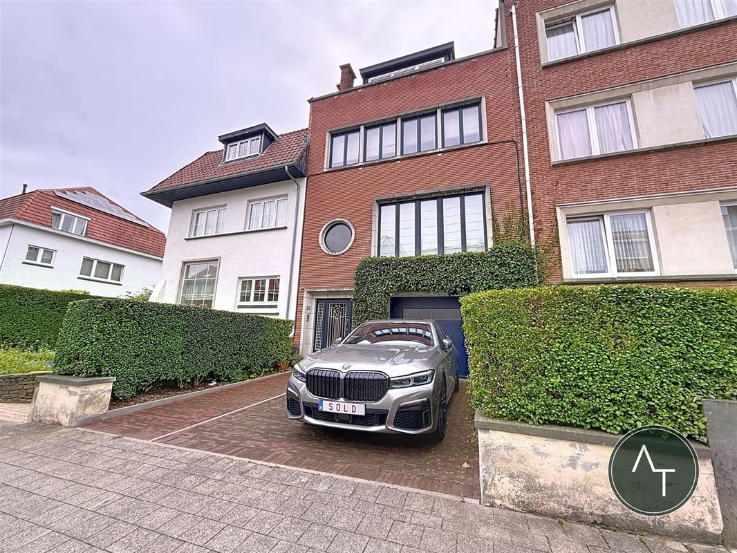 Pagodes / Maison moderniste 4ch +/- 215m² à rénover