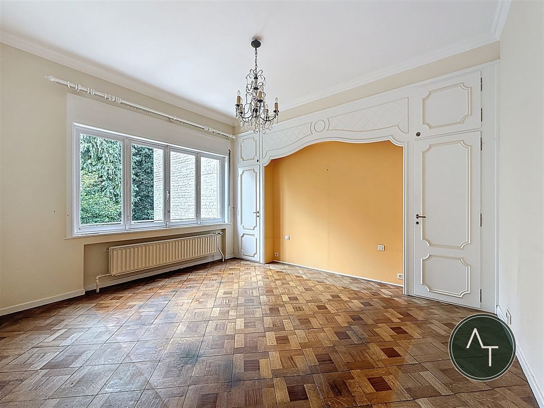 Pagodes / Maison moderniste 4ch +/- 215m² à rénover