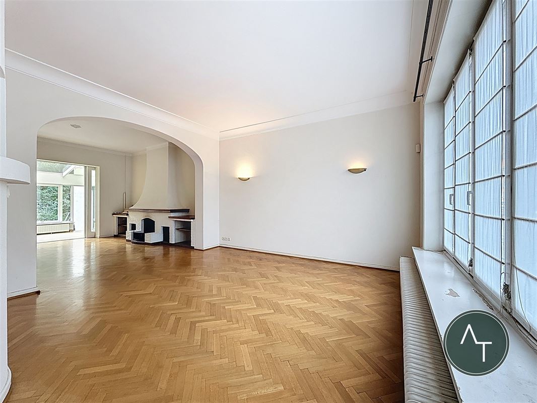 Pagodes / Maison moderniste 4ch +/- 215m² à rénover