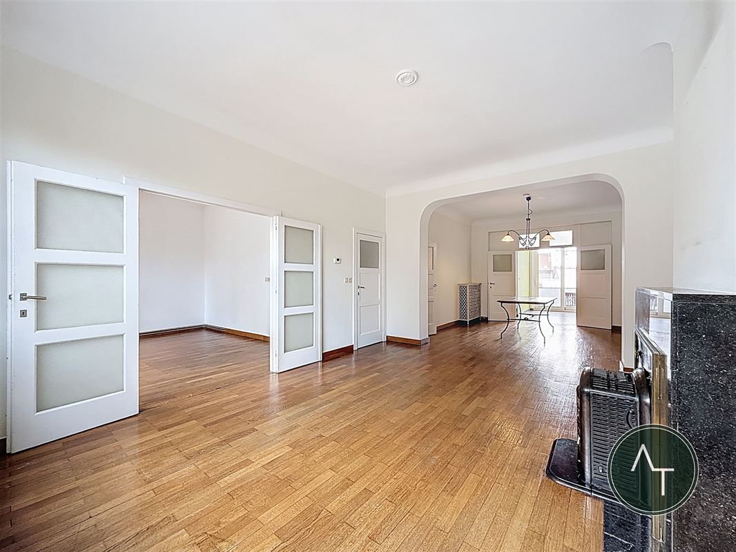 Trône / App. 2sl + bureel +/- 121m²