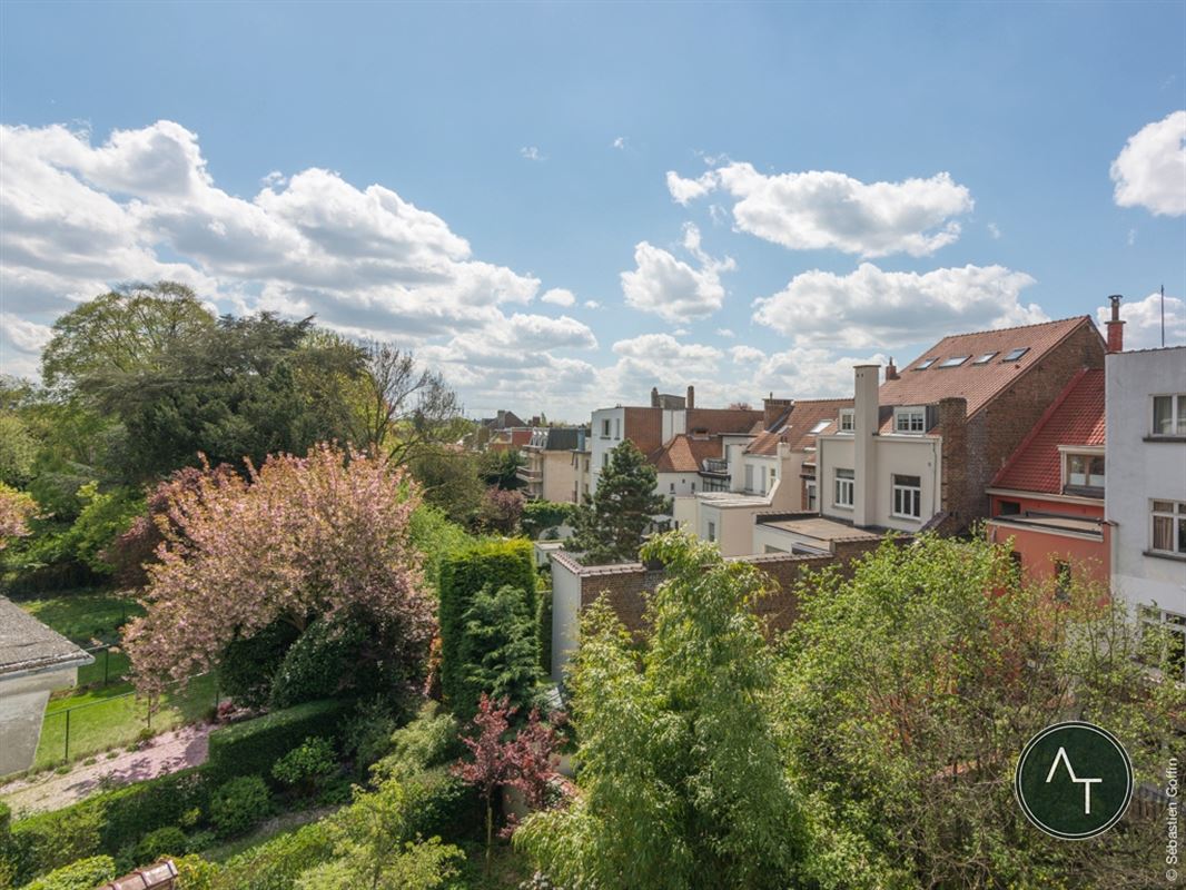 Montjoie / App. 1ch (meublé) +/- 73m² avec jardin commun
