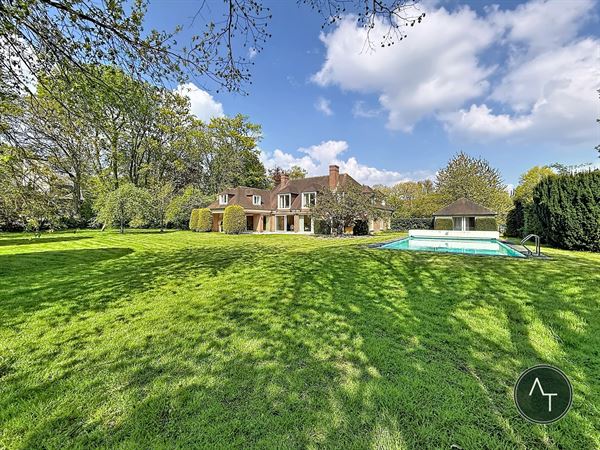 Wolvendreef / Villa +/- 460m² op 53a36ca te renoveren/heropbouwen