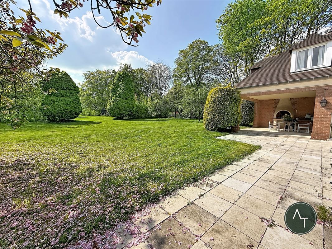 Wolvendreef / Villa +/- 460m² on 53a36ca to renovate/redevelop