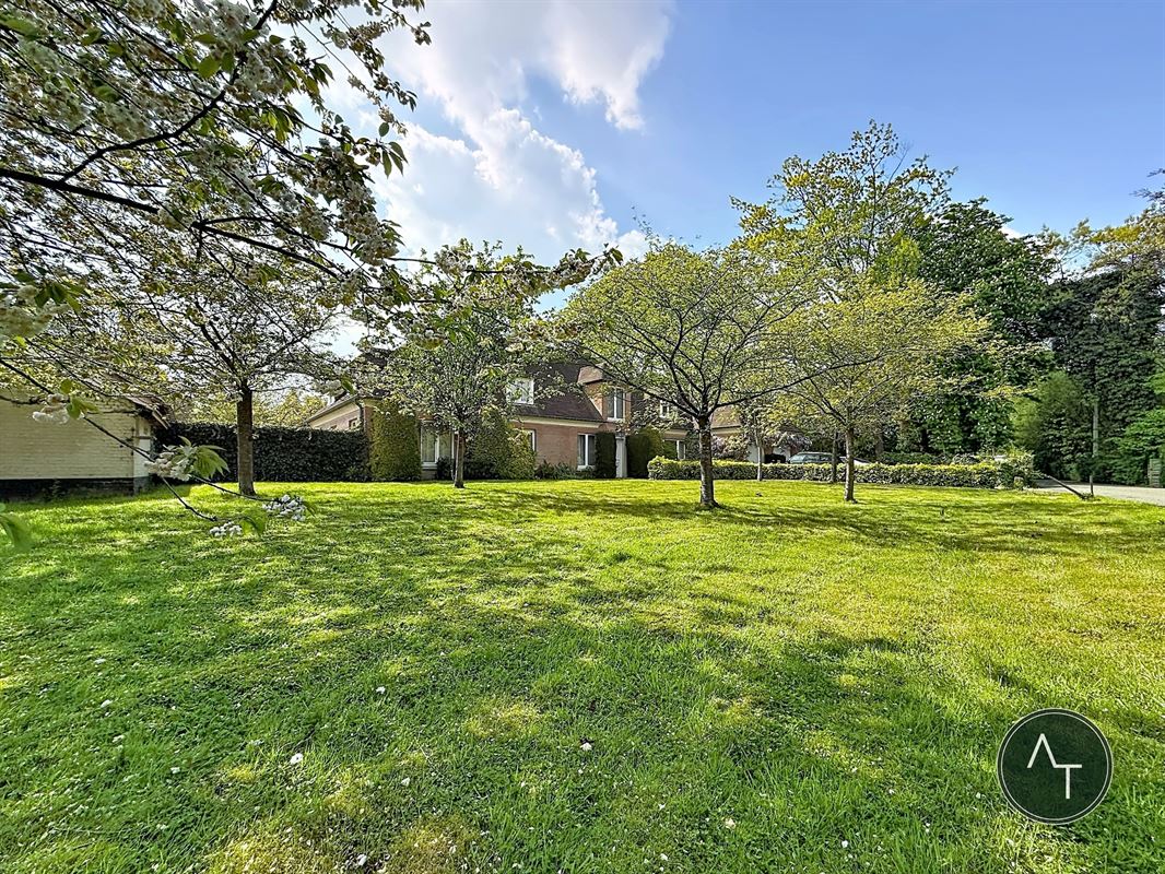 Wolvendreef / Villa +/- 460m² on 53a36ca to renovate/redevelop